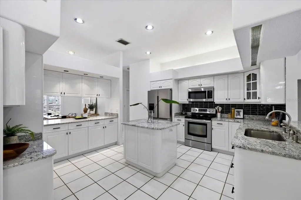 1038 Wideview Avenue Tarpon Springs FL 34689