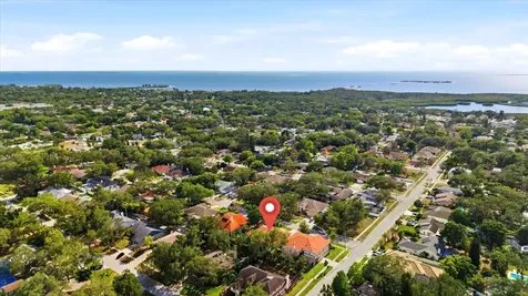 1038 Wideview Avenue Tarpon Springs FL 34689