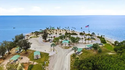1038 Wideview Avenue Tarpon Springs FL 34689