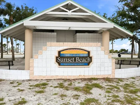 1038 Wideview Avenue Tarpon Springs FL 34689