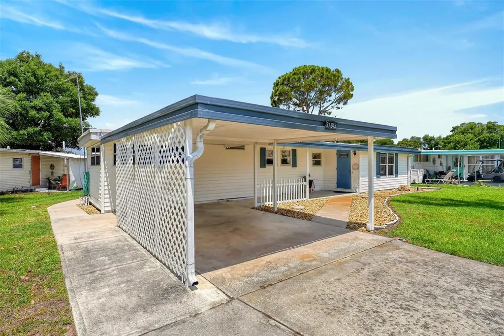 31643 Howard Street Tavares FL 32778