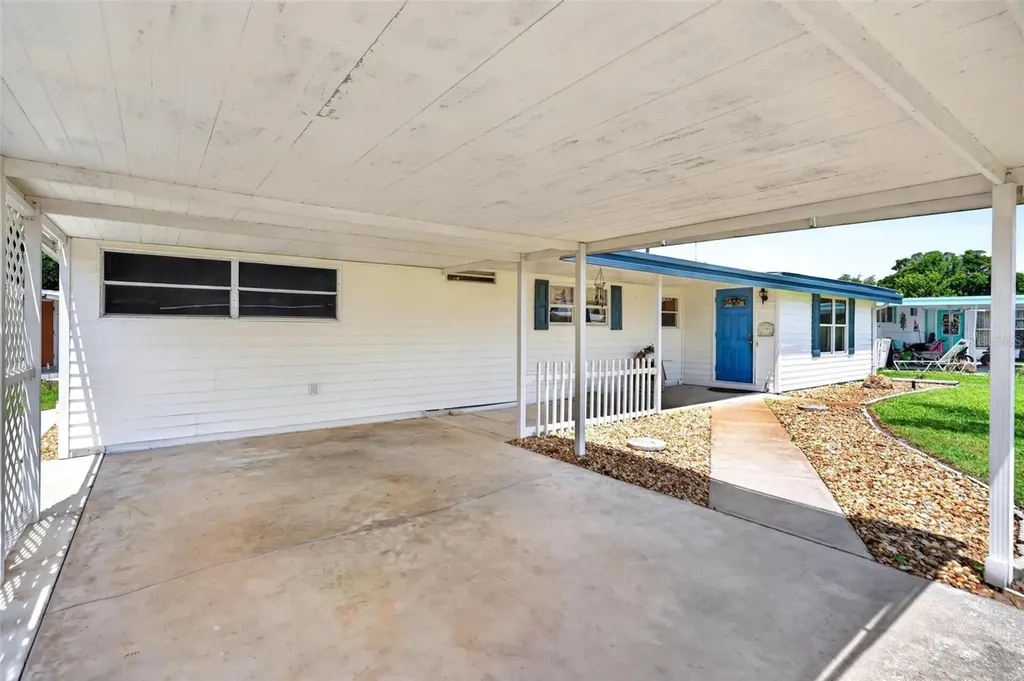 31643 Howard Street Tavares FL 32778