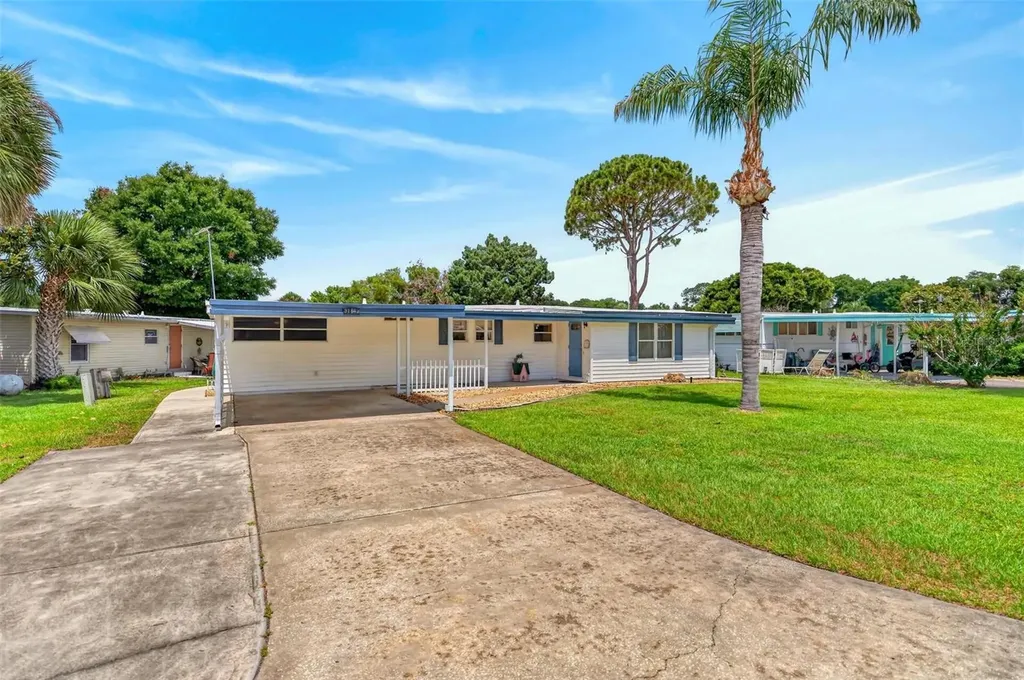 31643 Howard Street Tavares FL 32778