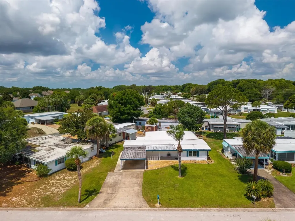 31643 Howard Street Tavares FL 32778