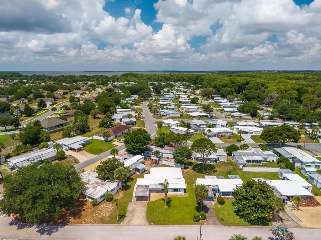 31643 Howard Street Tavares FL 32778