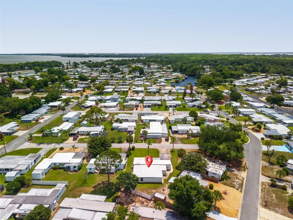31643 Howard Street Tavares FL 32778