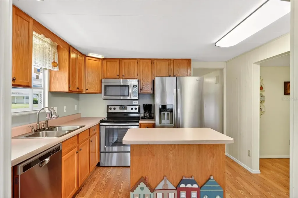 31643 Howard Street Tavares FL 32778