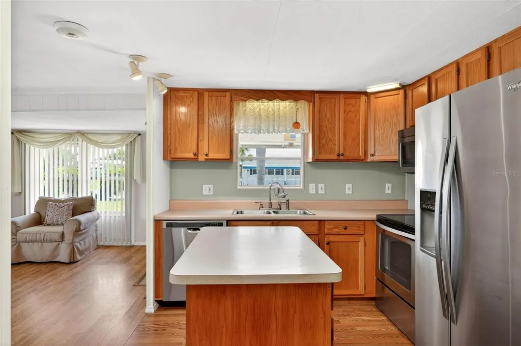 31643 Howard Street Tavares FL 32778