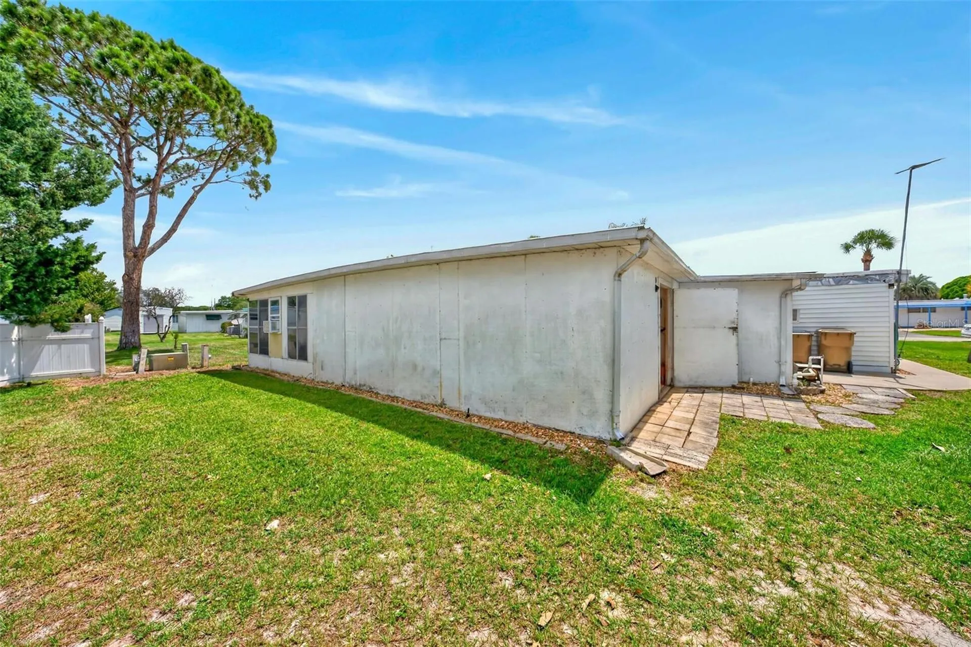 31643 Howard Street Tavares FL 32778