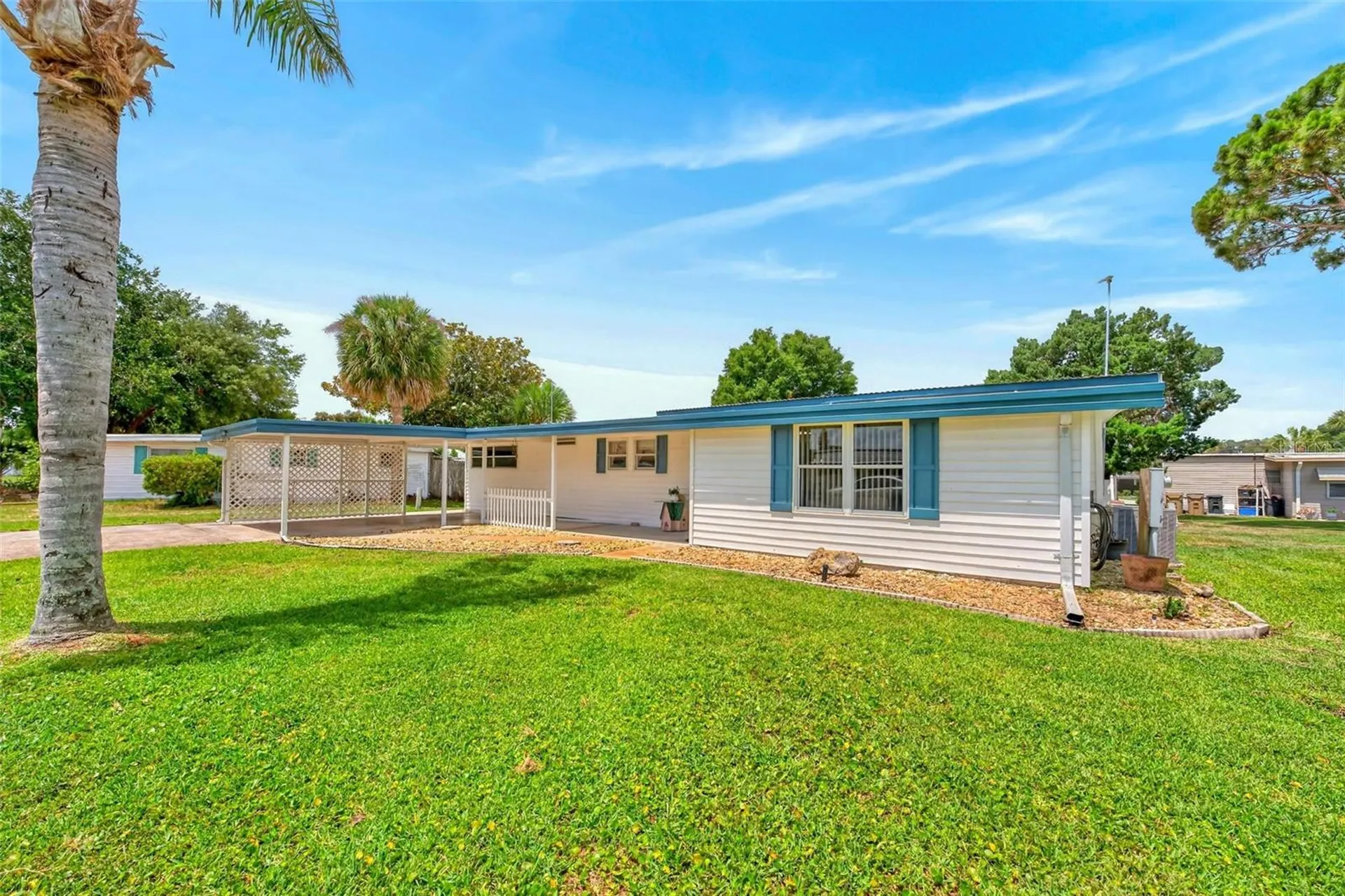 31643 Howard Street Tavares FL 32778