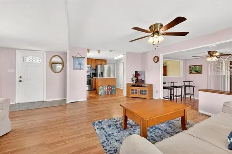 31643 Howard Street Tavares FL 32778