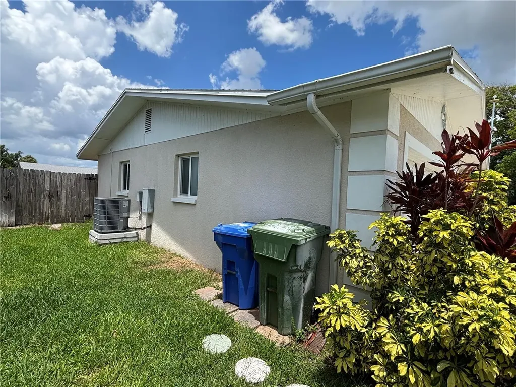 2802 22nd Avenue W Bradenton FL 34205
