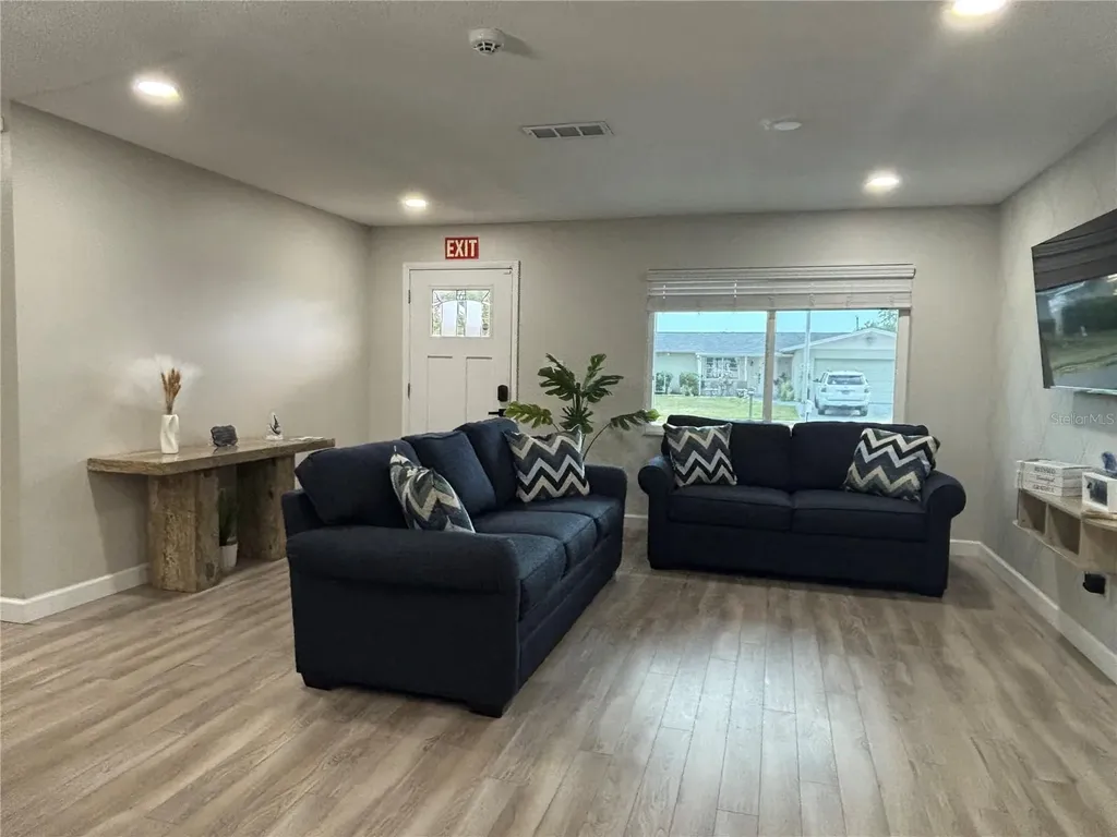 2802 22nd Avenue W Bradenton FL 34205
