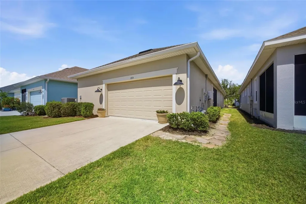 725 Winterside Drive Apollo Beach FL 33572