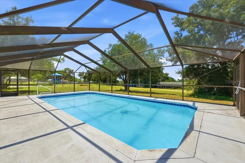 103 N 1st Street Eagle Lake FL 33839
