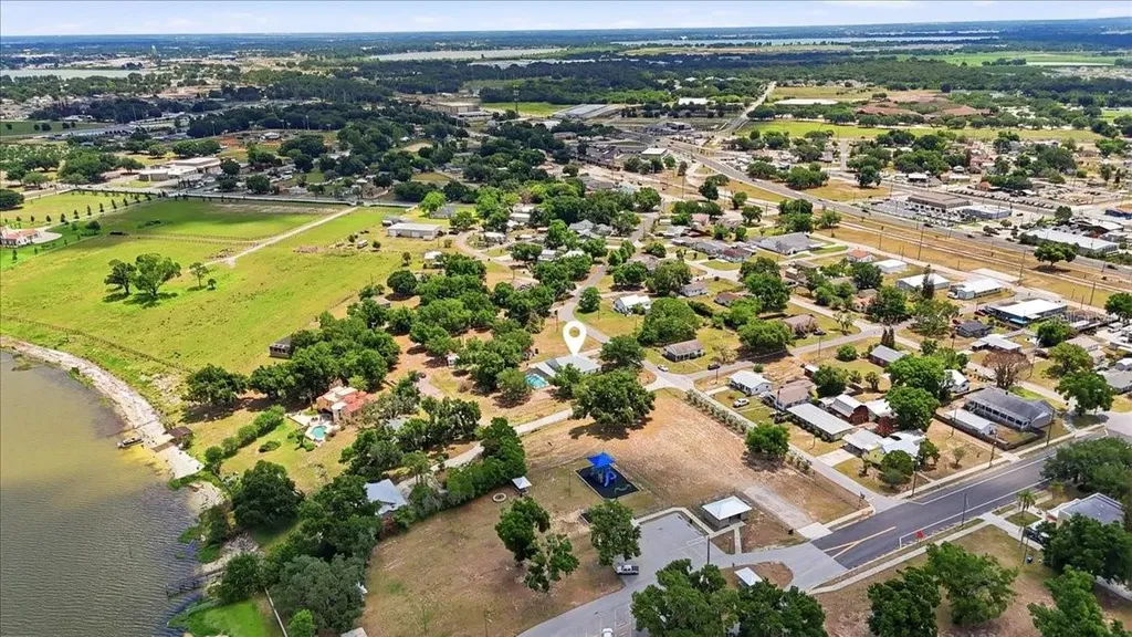 103 N 1st Street Eagle Lake FL 33839