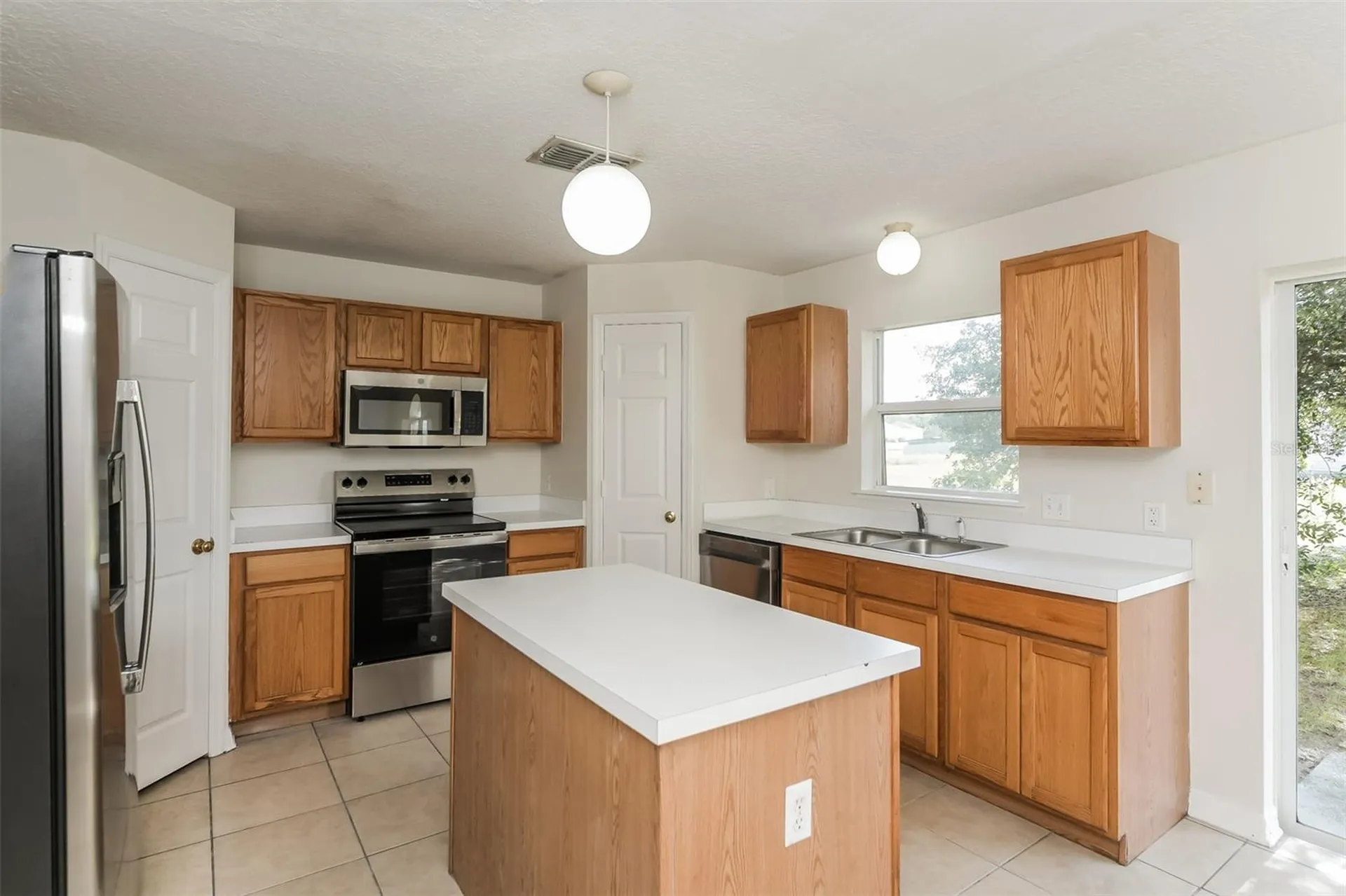 612 Elbridge Drive Kissimmee FL 34758