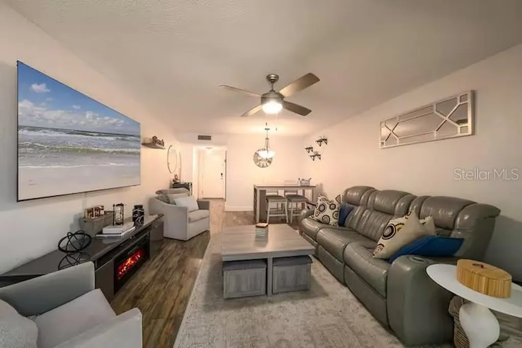 17035 Gulf Boulevard St Petersburg FL 33708
