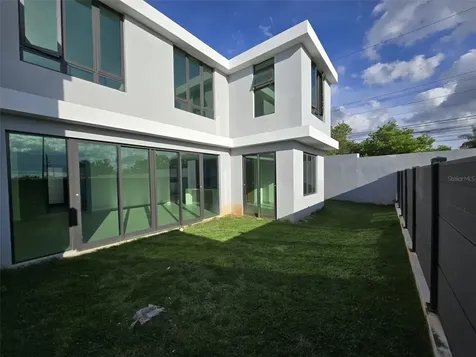 Pr 177 Ave Lomas Verdes The Villas At Rio / Bo Juan Sanchez Bayamon PR 00956