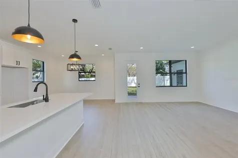 307 E Genesee Street Tampa FL 33603