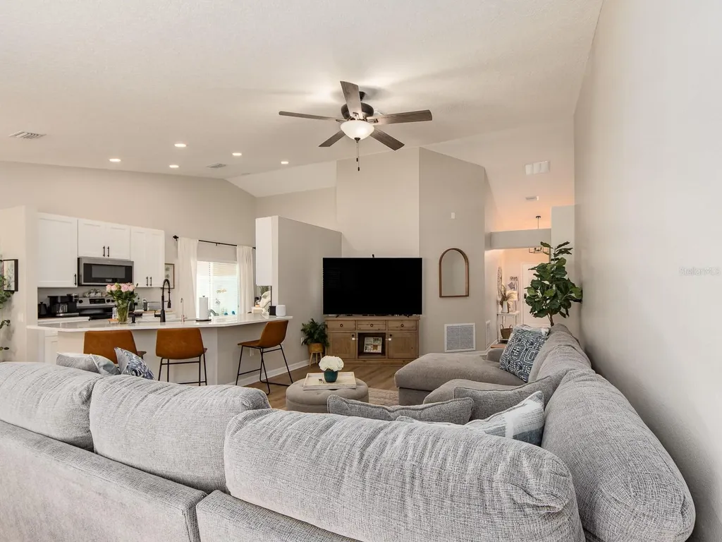 1700 Blue Lake Court Tarpon Springs FL 34689