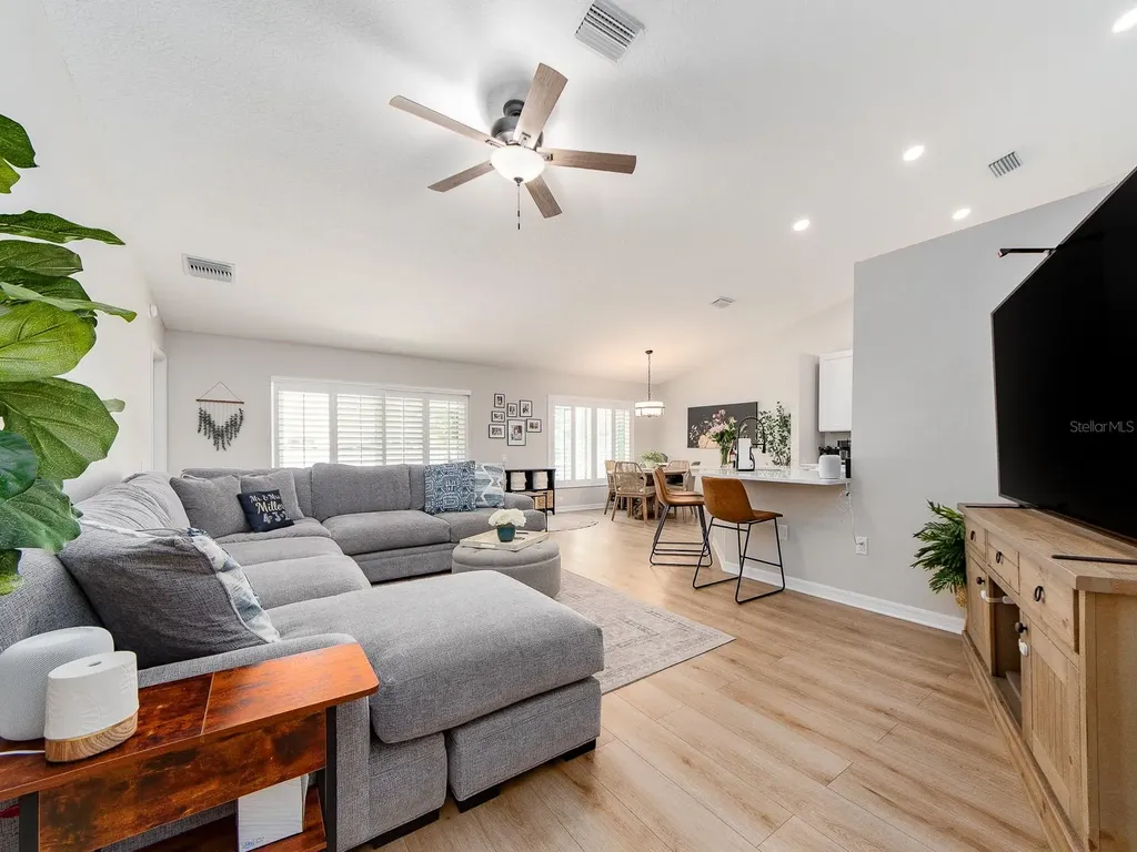 1700 Blue Lake Court Tarpon Springs FL 34689