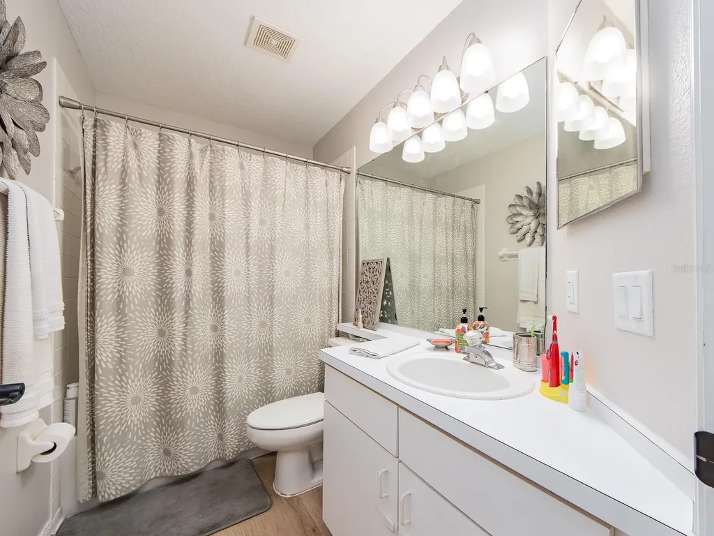 1700 Blue Lake Court Tarpon Springs FL 34689