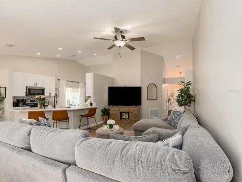 1700 Blue Lake Court Tarpon Springs FL 34689