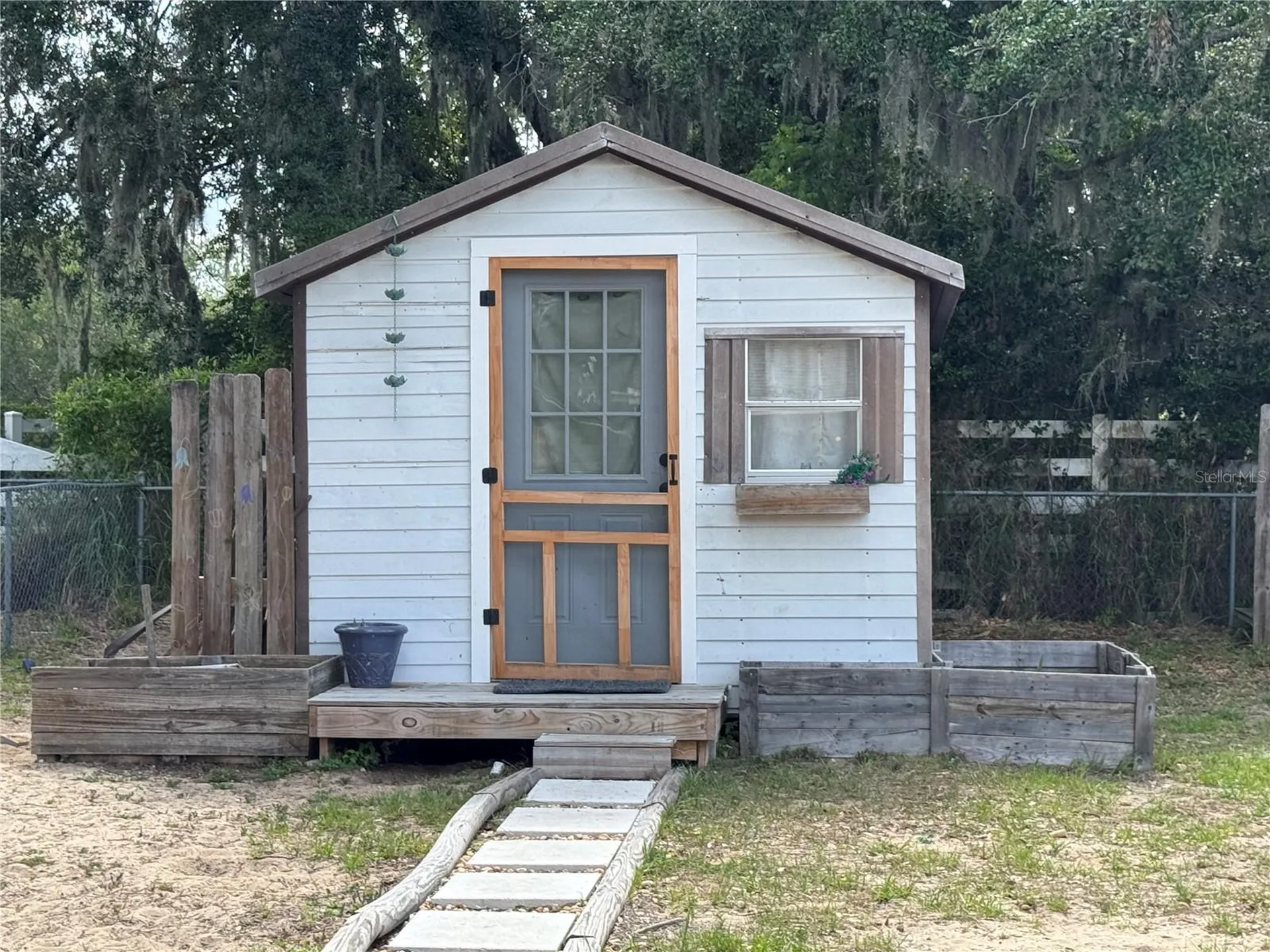 580 Fern Avenue Tavares FL 32778