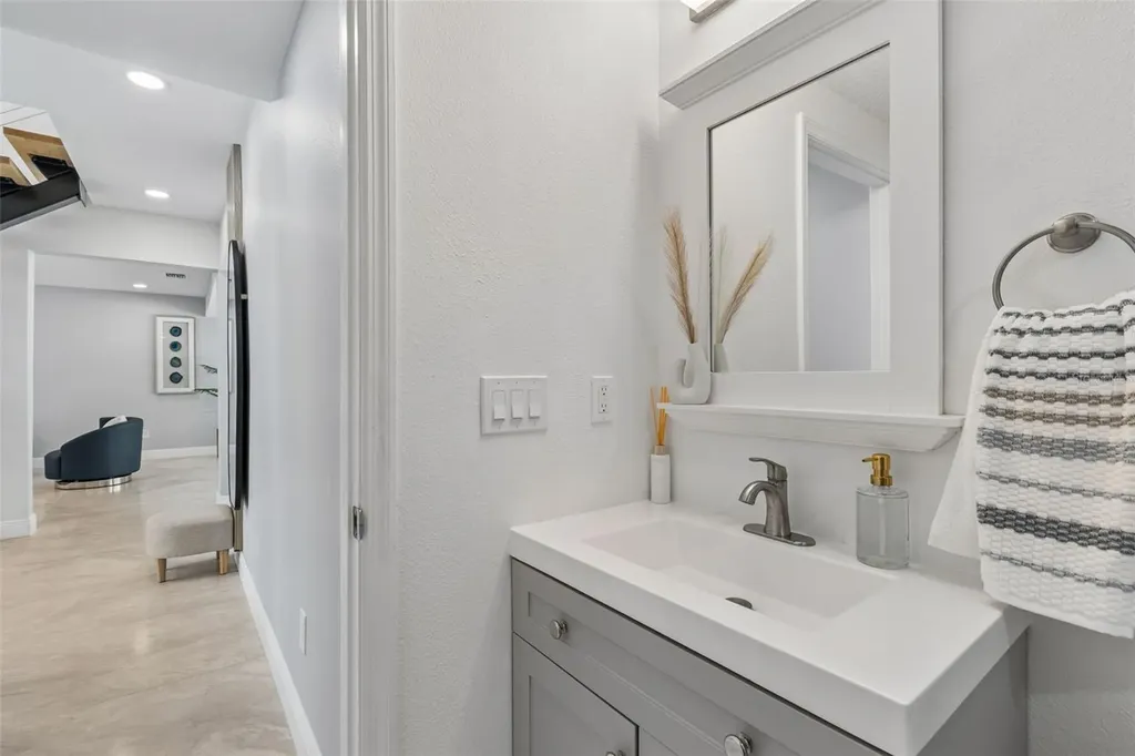 933 Eldorado Avenue Clearwater Beach FL 33767