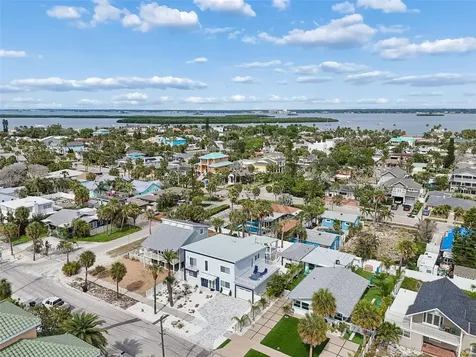 933 Eldorado Avenue Clearwater Beach FL 33767