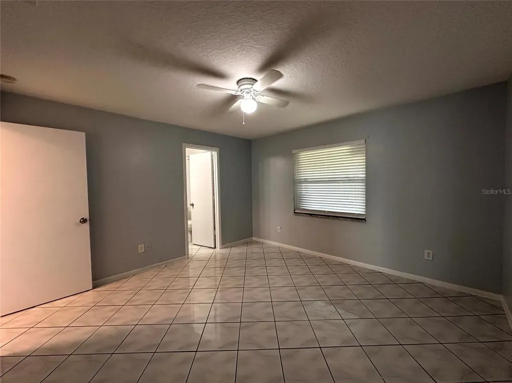 22 W Country Cove Way Kissimmee FL 34743