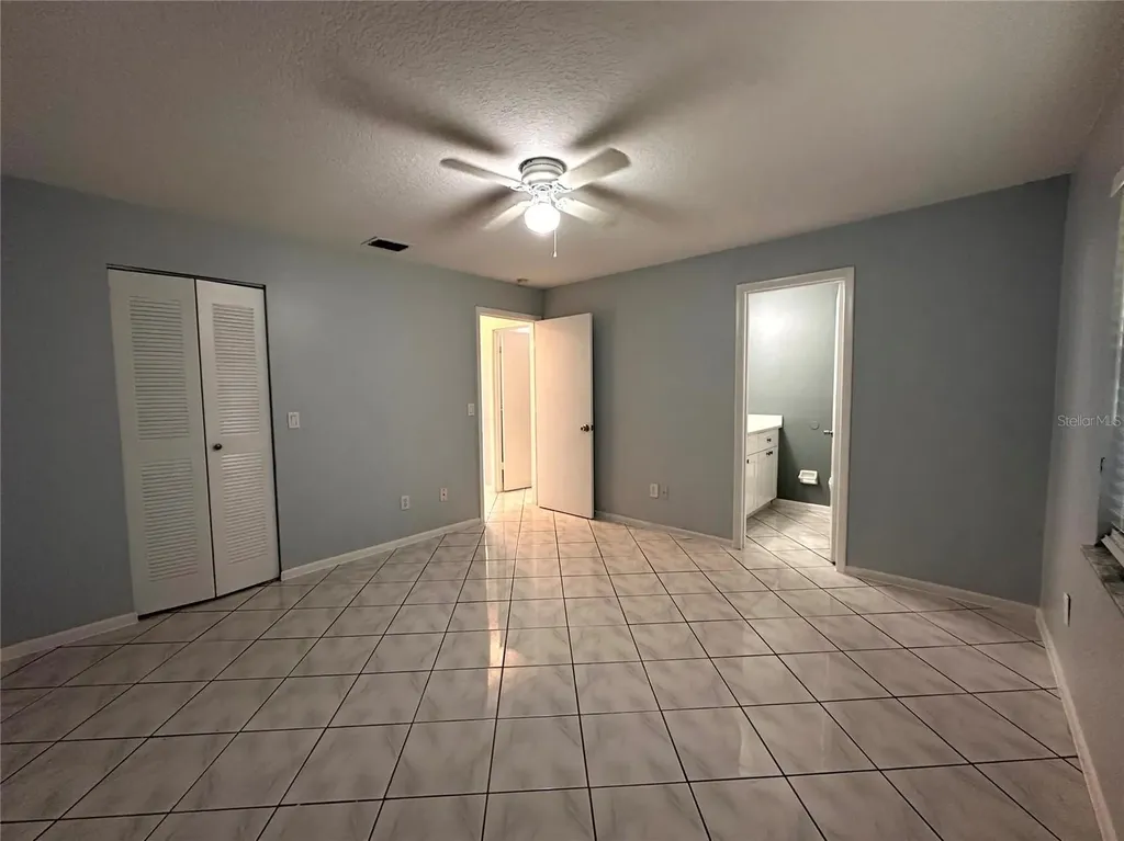 22 W Country Cove Way Kissimmee FL 34743