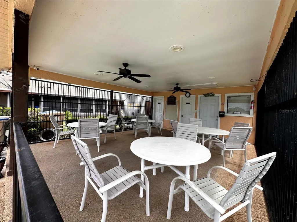 22 W Country Cove Way Kissimmee FL 34743