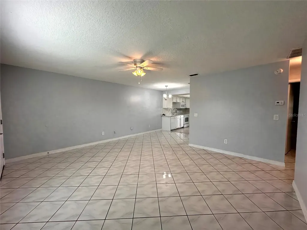 22 W Country Cove Way Kissimmee FL 34743