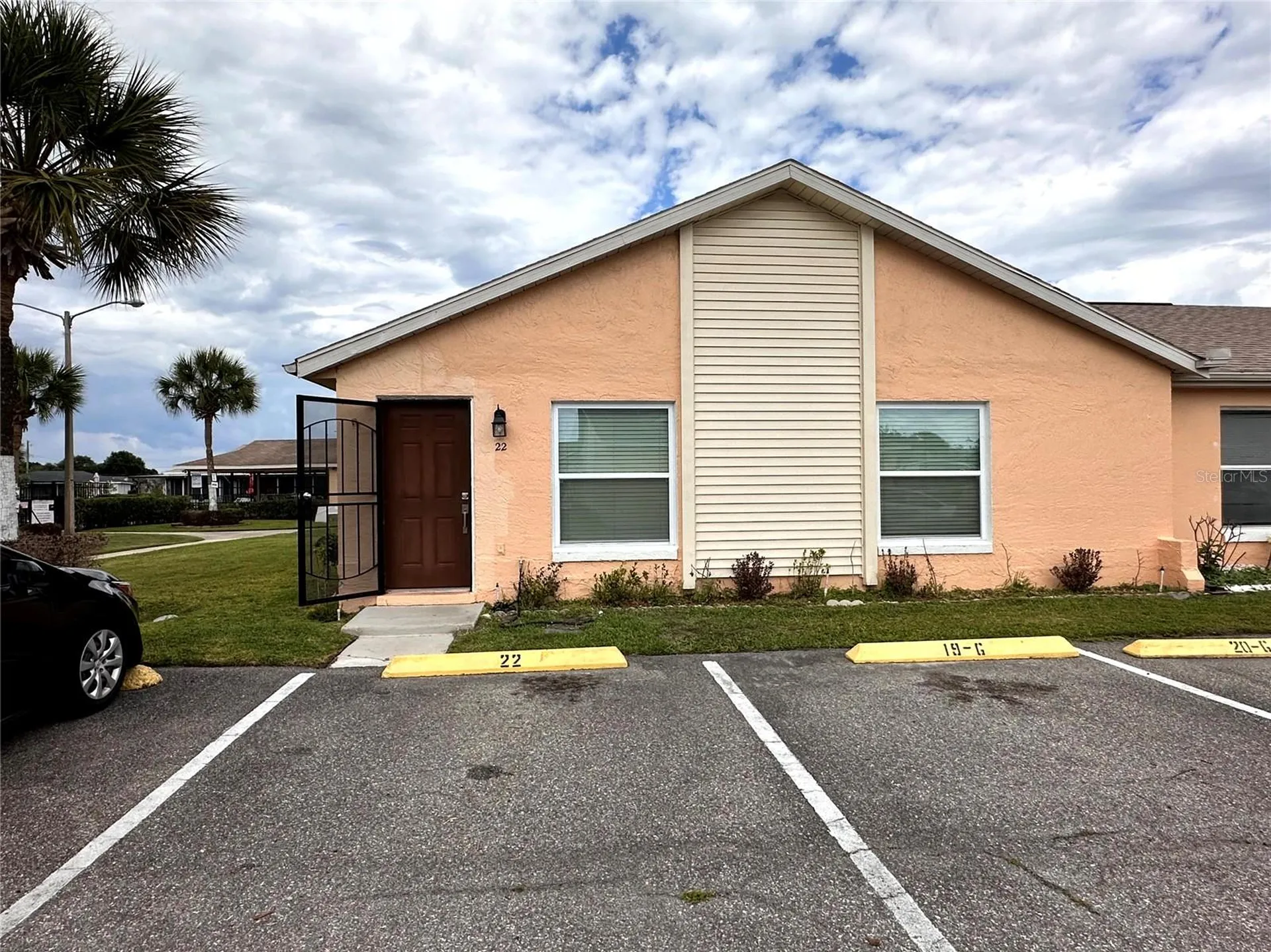 22 W Country Cove Way Kissimmee FL 34743