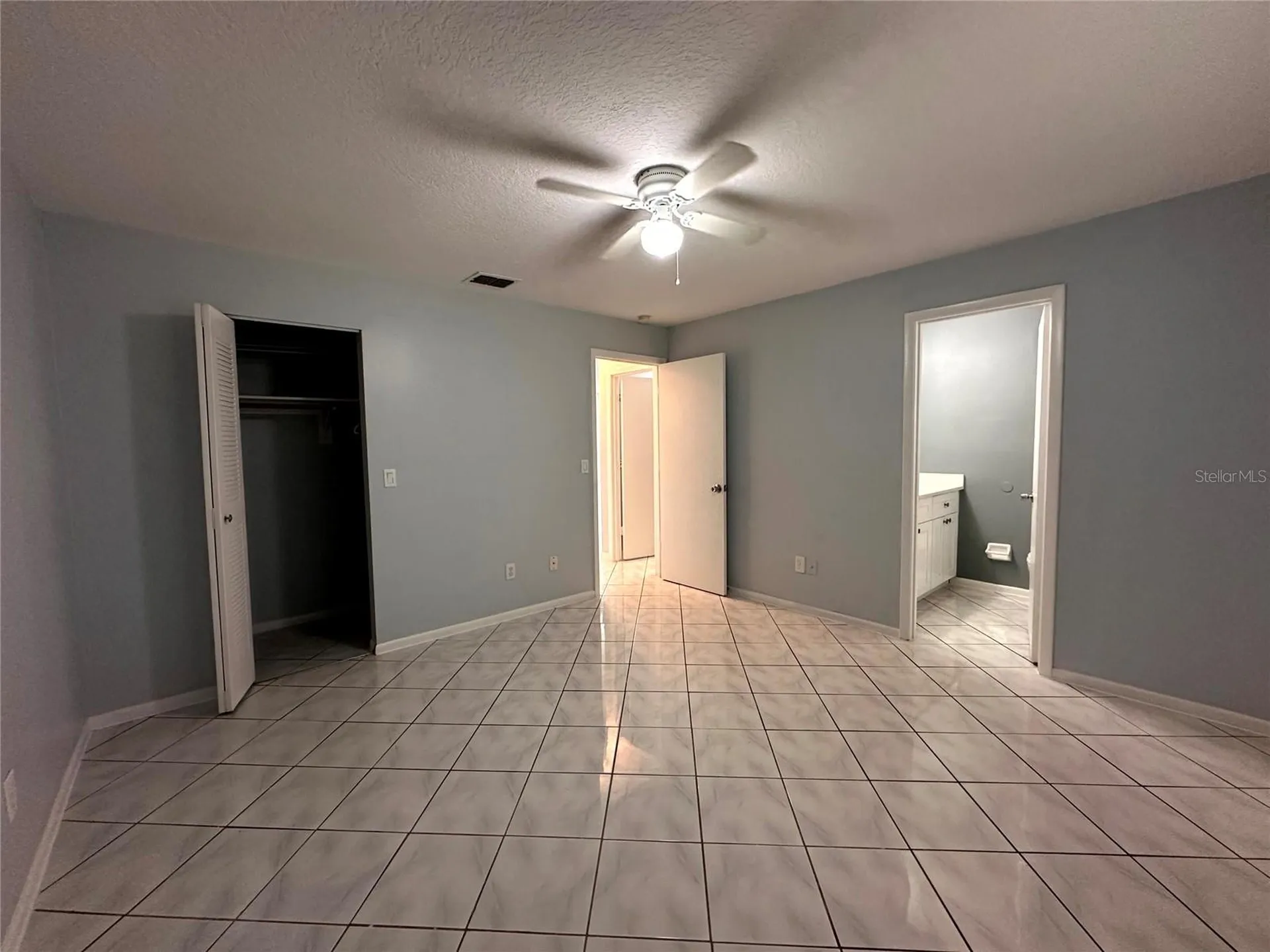 22 W Country Cove Way Kissimmee FL 34743