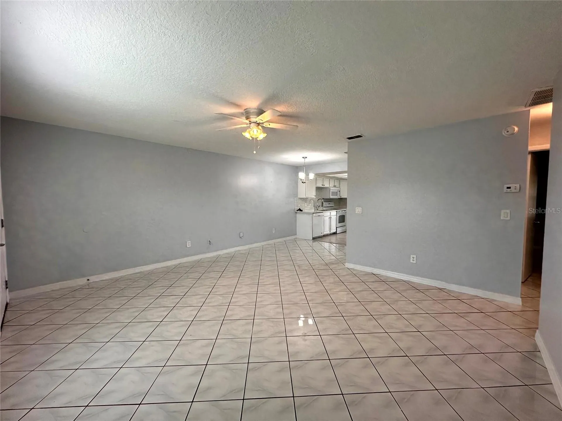 22 W Country Cove Way Kissimmee FL 34743