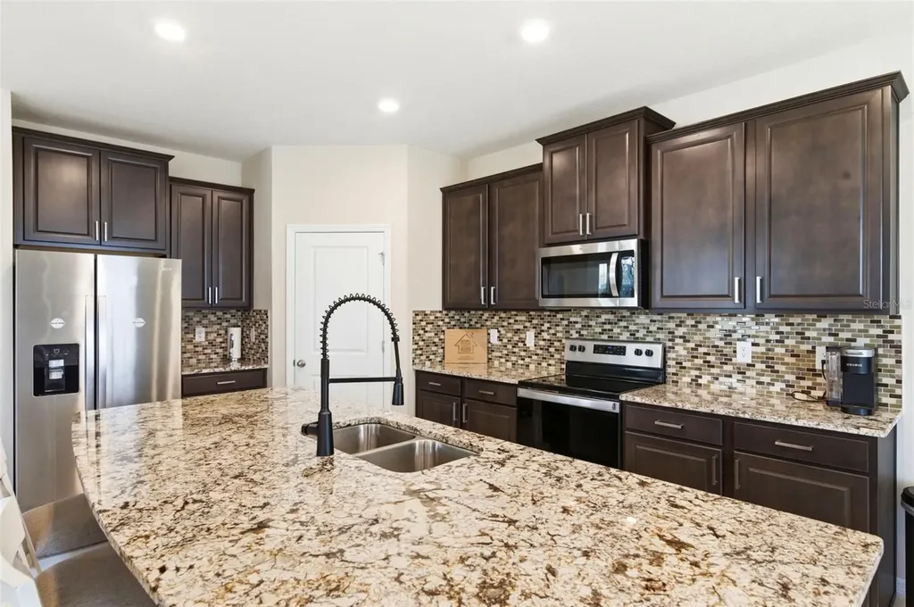 10403 Laxer Cay Loop San Antonio FL 33576