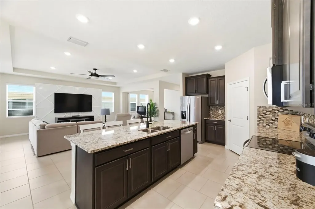 10403 Laxer Cay Loop San Antonio FL 33576