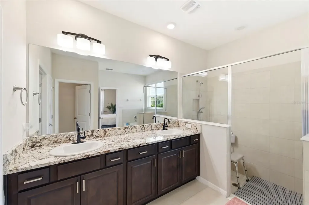10403 Laxer Cay Loop San Antonio FL 33576