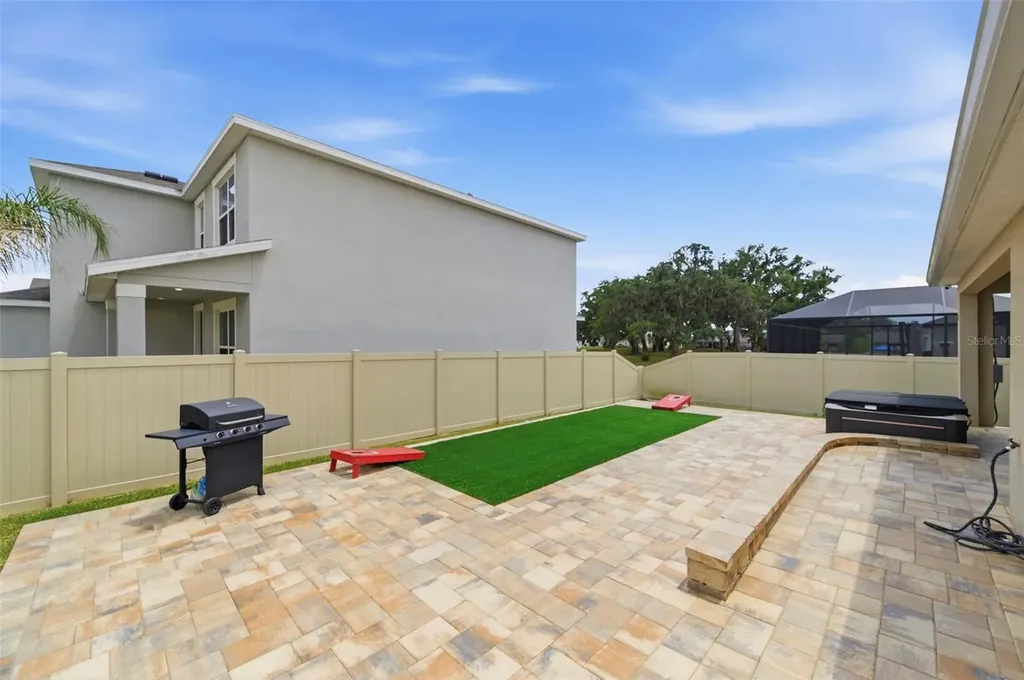 10403 Laxer Cay Loop San Antonio FL 33576