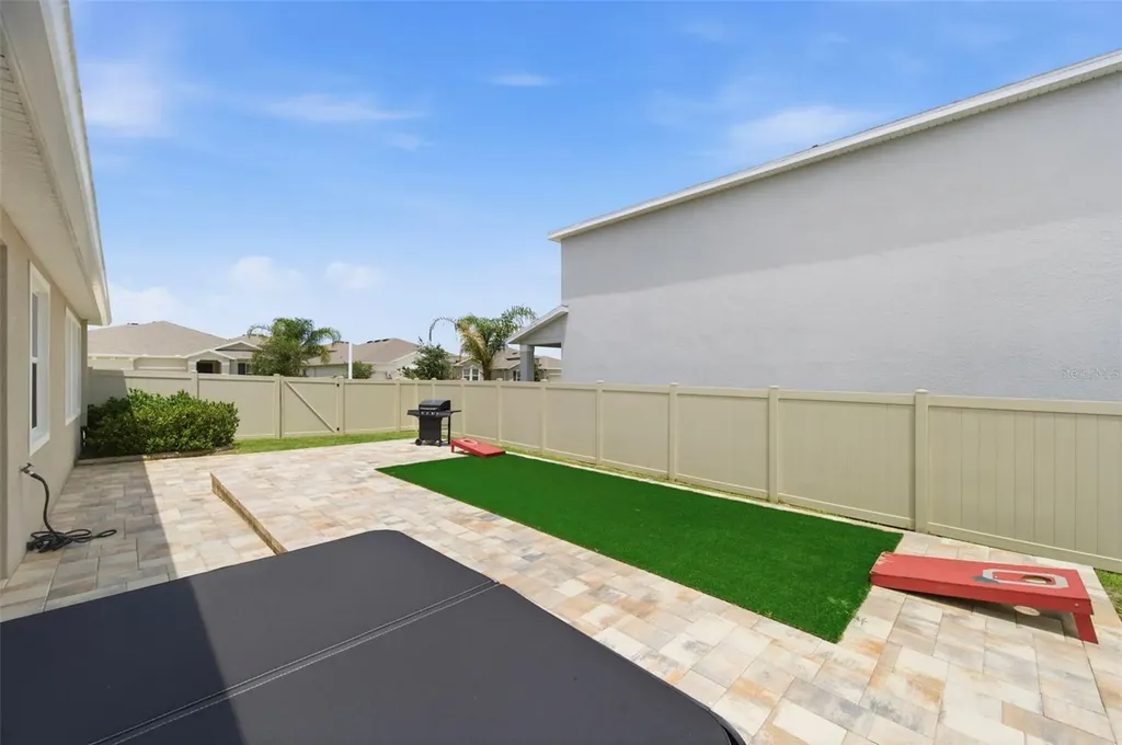 10403 Laxer Cay Loop San Antonio FL 33576