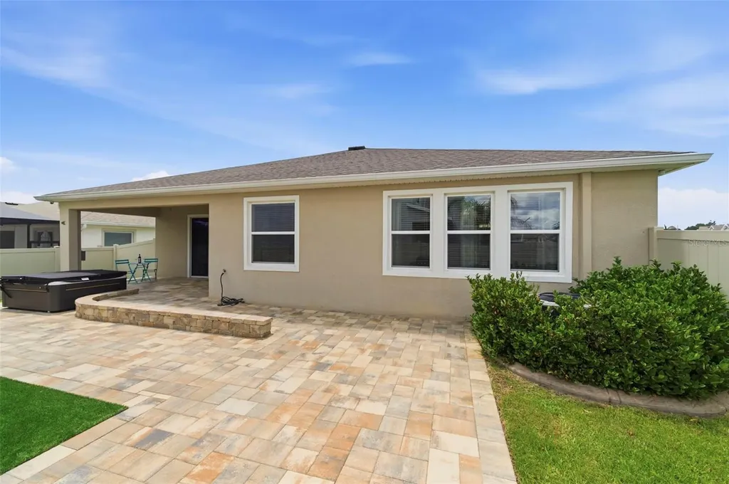 10403 Laxer Cay Loop San Antonio FL 33576