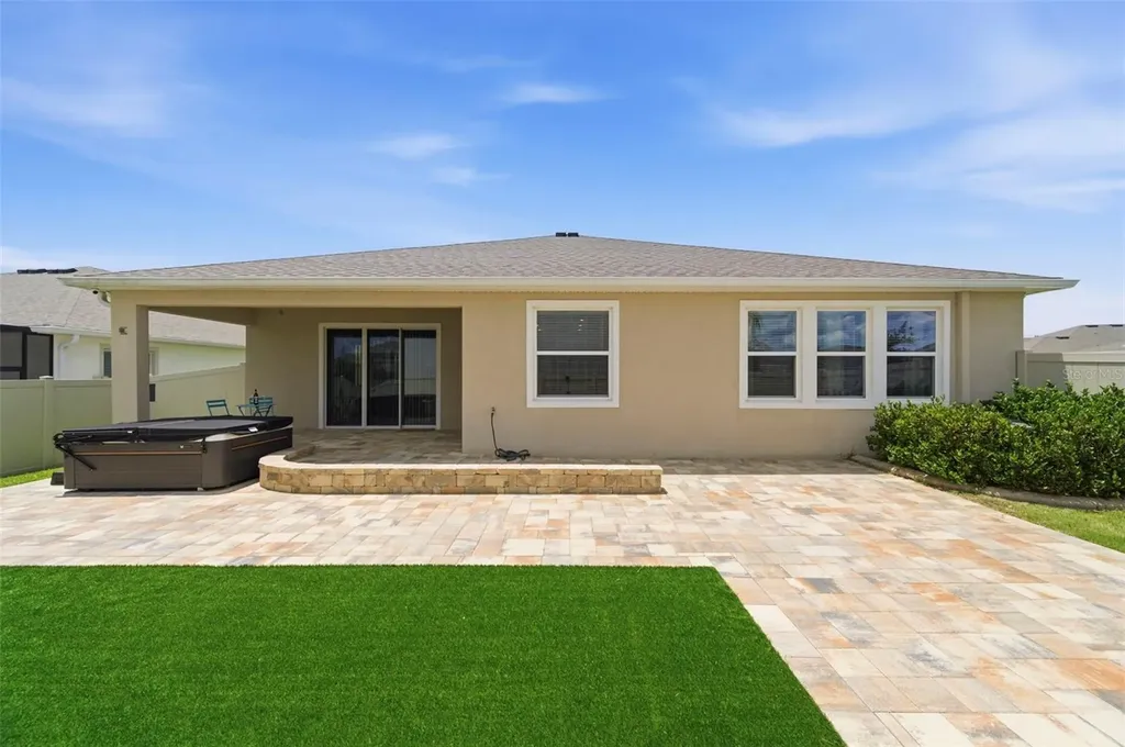 10403 Laxer Cay Loop San Antonio FL 33576