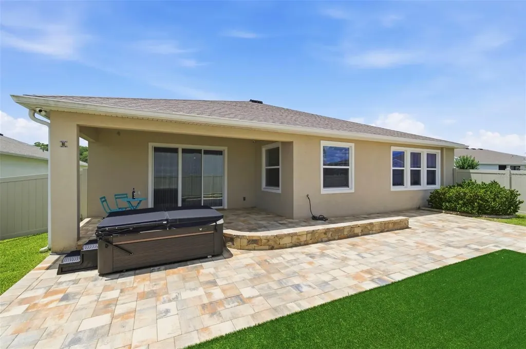 10403 Laxer Cay Loop San Antonio FL 33576