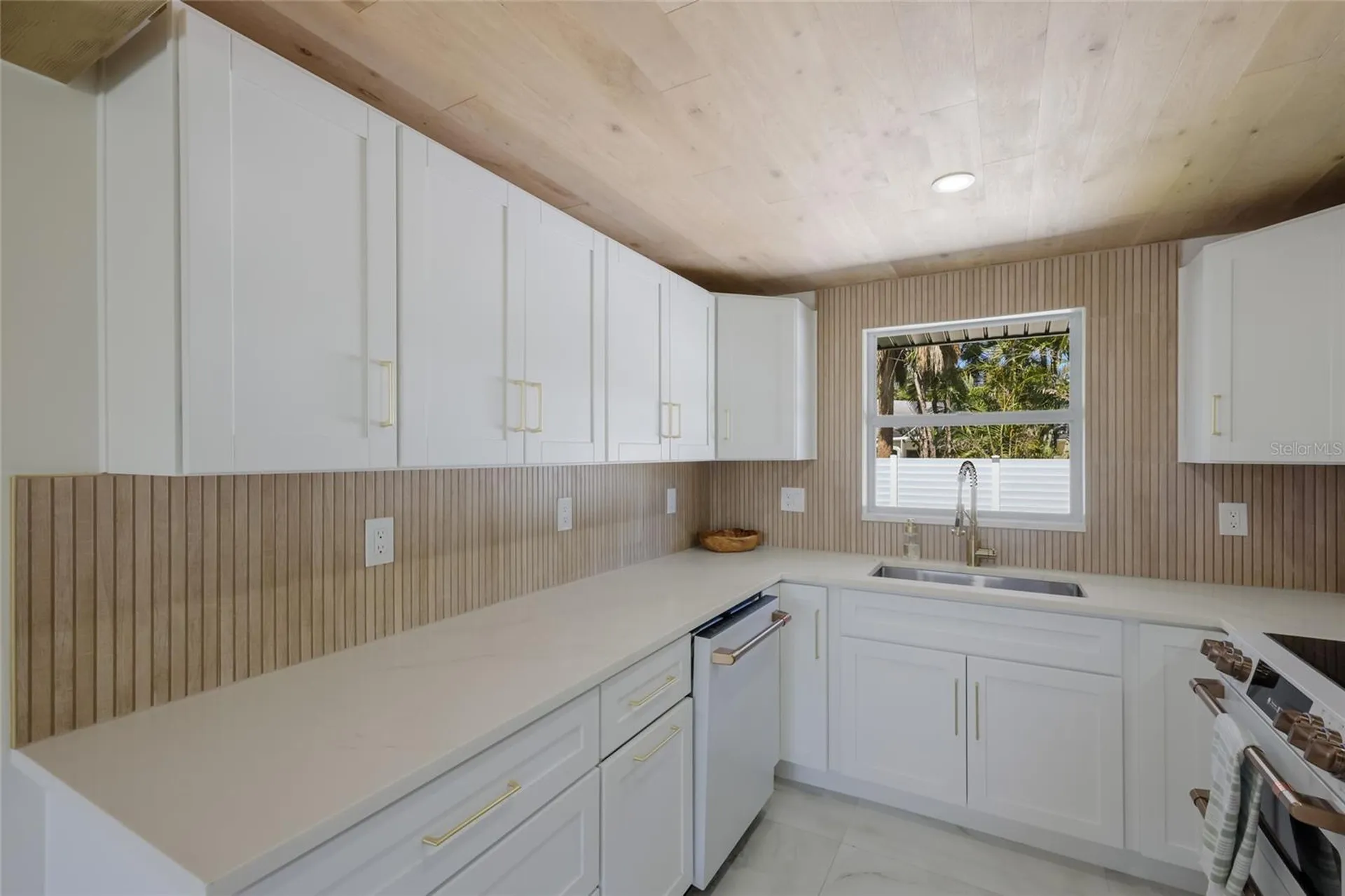 214 85th Street Holmes Beach FL 34217