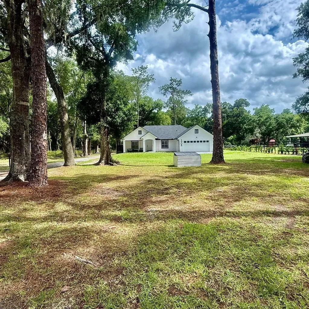 1908 W Socrum Loop Road Lakeland FL 33810