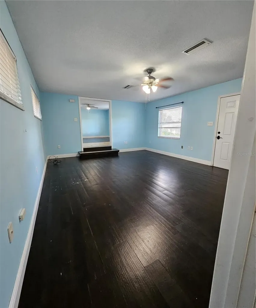 7237 Hillcrest Street Leesburg FL 34748