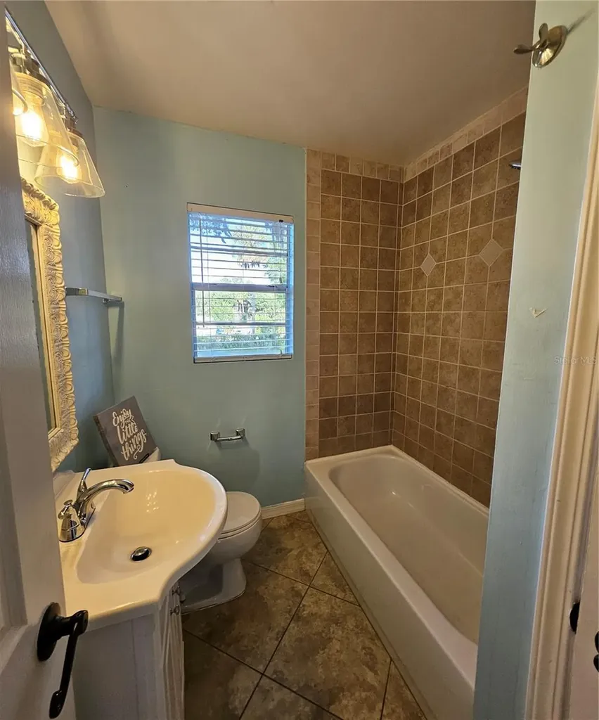 7237 Hillcrest Street Leesburg FL 34748